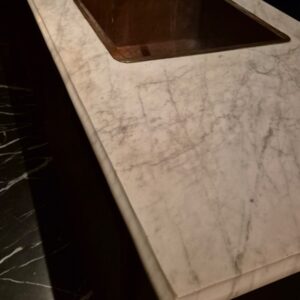 Carrara Márvány tábla