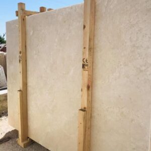 Világos travertin tábla